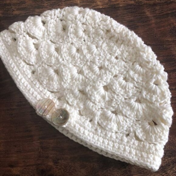 Handmade hat winter white mother of pearl buttons Sz L - Picture 1 of 7